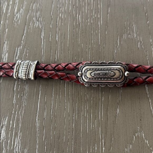 Justin Boots VNTG 1996 Brown Leather Belt Silver Buckle Conchos Western Size 28 - Picture 10 of 16